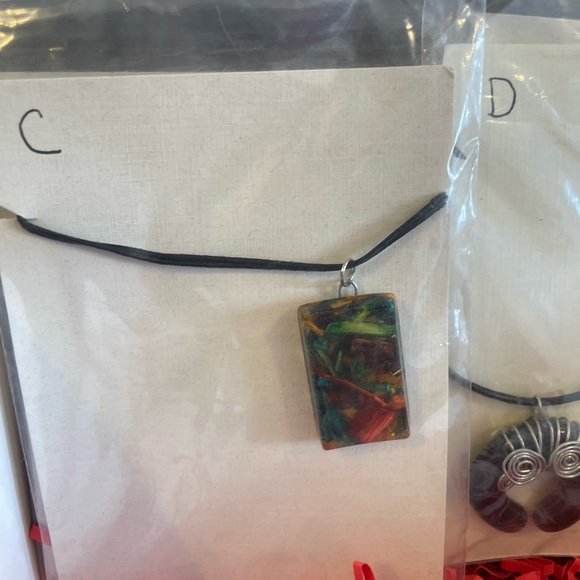 Handmade necklaces - Picture 4 of 5